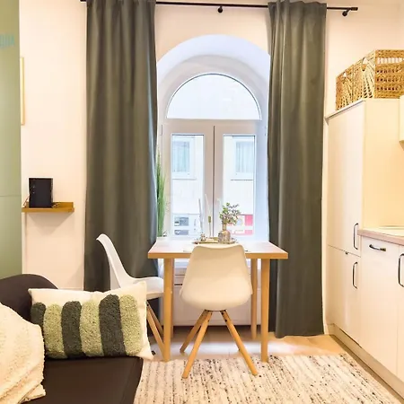 Marco Polo 26a Tirabora Short Rent * Triest