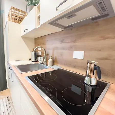 Marco Polo 26a Tirabora Short Rent Triest