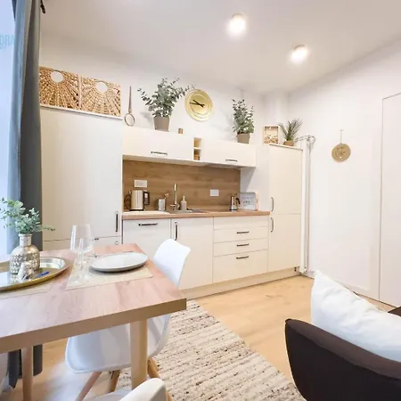 Marco Polo 26a Tirabora Short Rent Daire *
